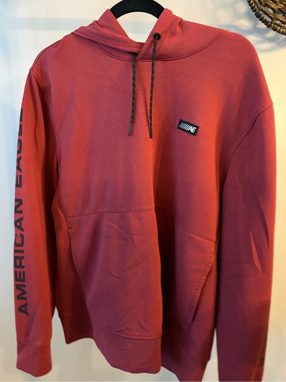 American Eagle Outfitters Men's Coral Red Pullover Hoodie size large